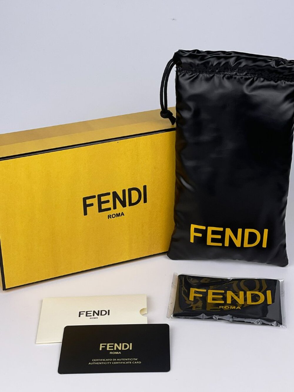 Fendi Women Sunglasses Violet Lilac Square FE40100I 81Y NEW AUTHENTIC - Picture 8 of 8